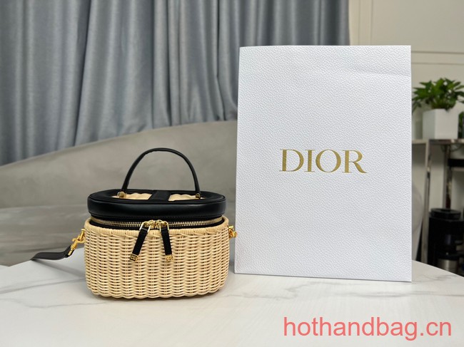 SMALL CD SIGNATURE VANITY CASE Natural Wicker and Blue Dior Oblique Jacquard S2203UTZQ