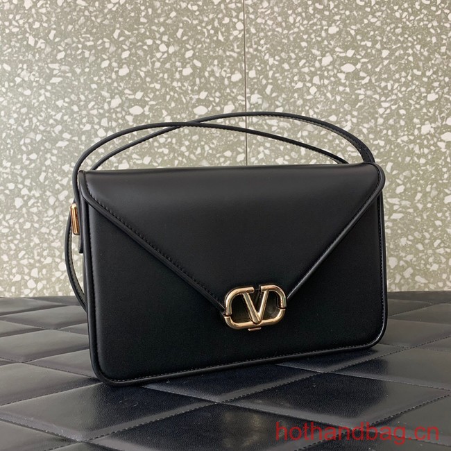 VALENTINO GARAVANI LETTER BAG 0M50 black