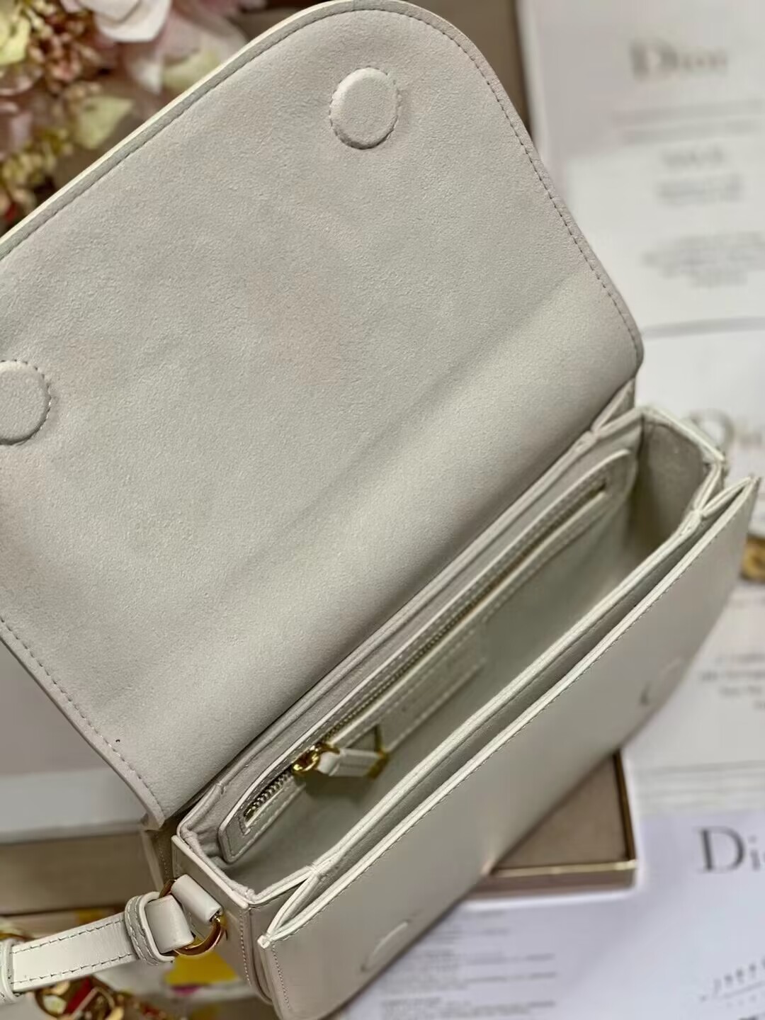 DIOR CD SIGNATURE BAG WITH STRAP white CD-Embossed Box Calfskin M9280UZ 