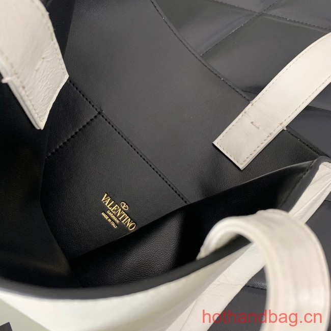 VALENTINO Calf leather Shoulder Bag 0047 white