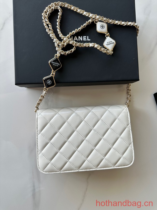 Chanel WALLET ON CHAIN AP3413 white