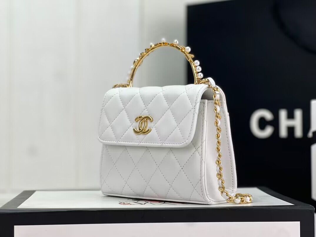 CHANEL 22B Kelly Pearl Top Handle Bag AP3513 White