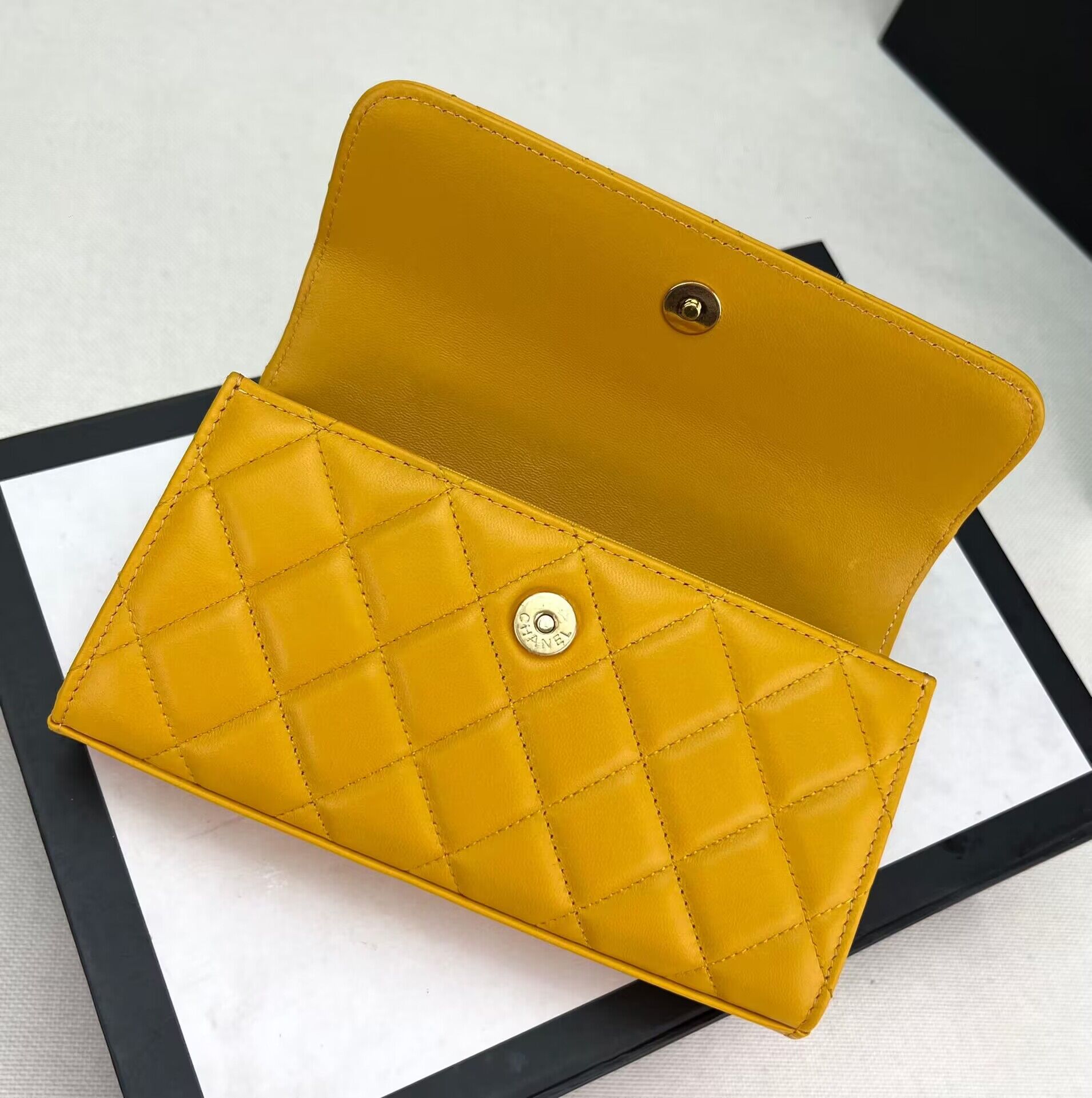 CHANEL 22B Kelly Pearl Top Handle Bag AP3562 Yellow