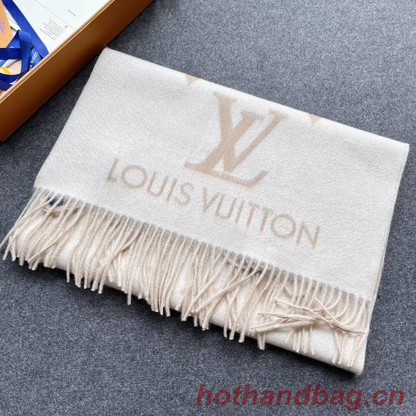 Louis Vuitton Scarf LVC00385