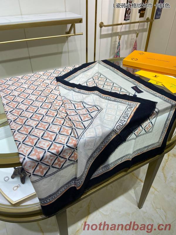 Louis Vuitton Scarf LVC00412