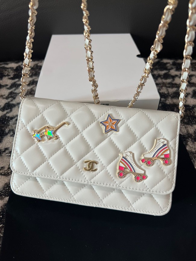 Chanel CLASSIC WALLET ON CHAIN AP0250 white