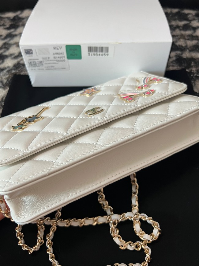 Chanel CLASSIC WALLET ON CHAIN AP0250 white