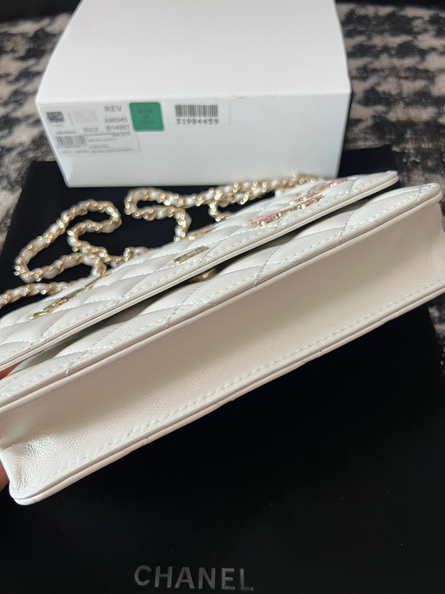 Chanel CLASSIC WALLET ON CHAIN AP0250 white