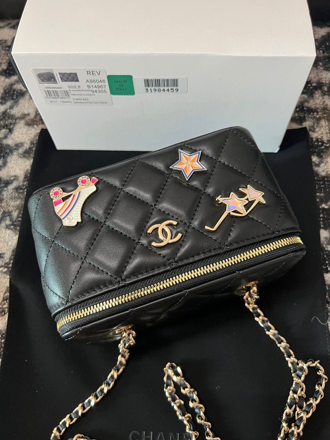 Chanel CLUTCH WITH CHAIN AP3044 black