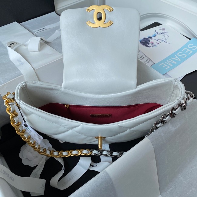 Chanel SMALL MESSENGER BAG AS4638 white