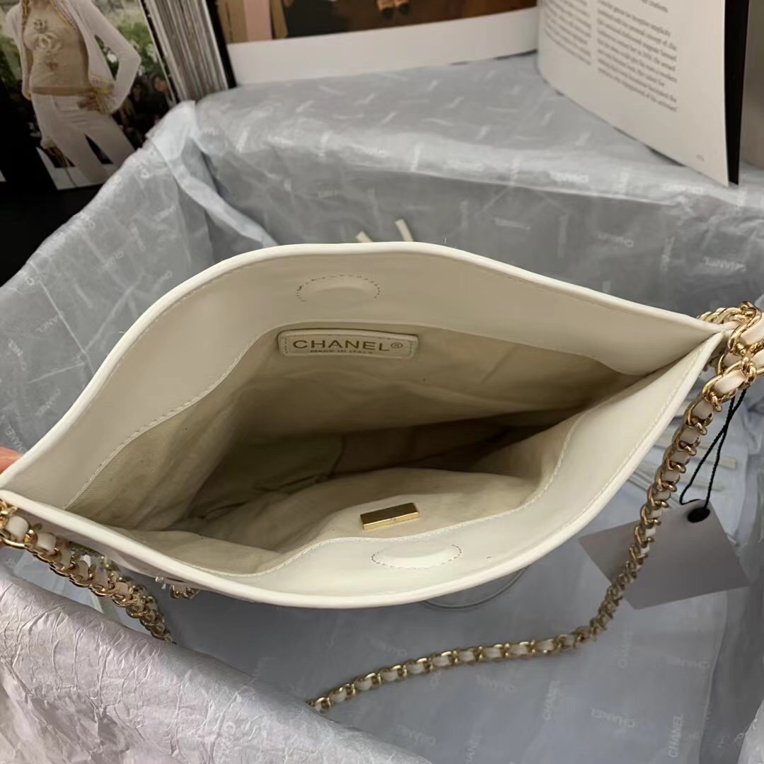 Chanel Shoulder Bag AS8016 white