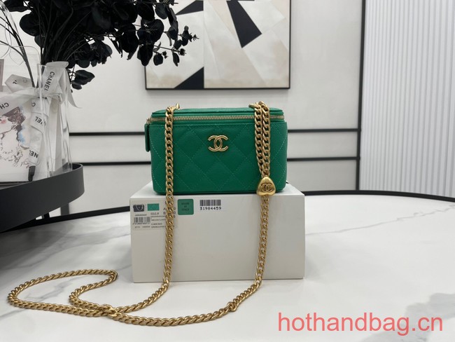 Chanel CLUTCH WITH CHAIN A68130 green