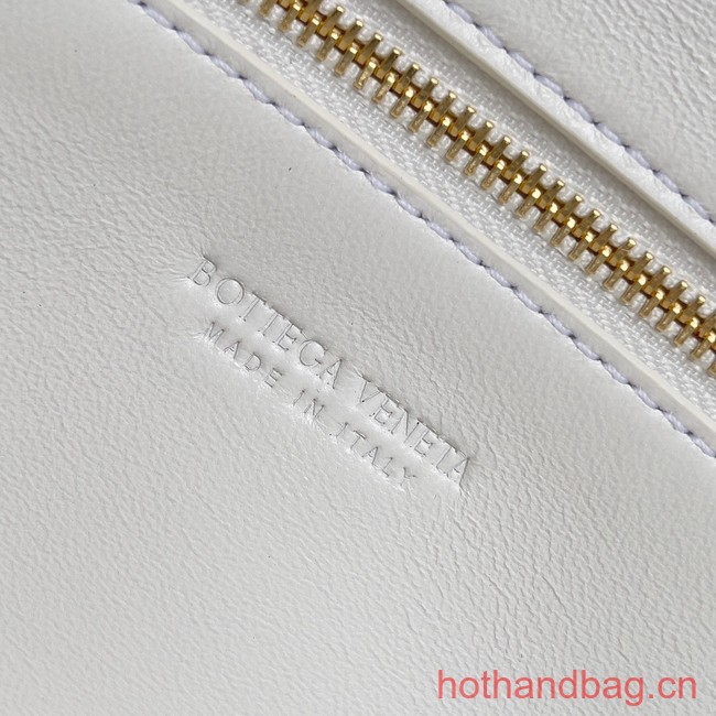 Bottega Veneta Long Clutch Andiamo With Handle 741511 white