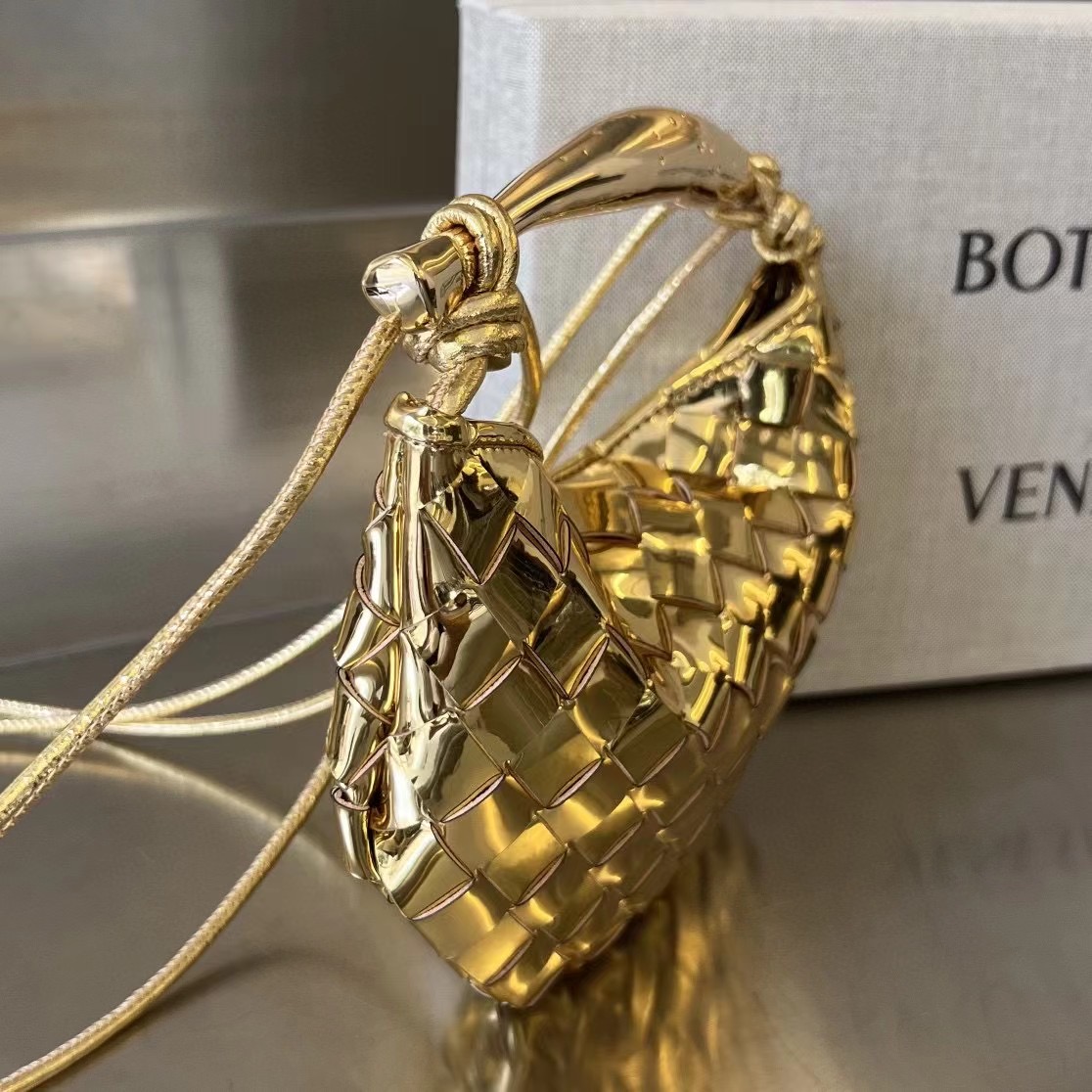 Bottega Veneta mirror laminated lambskin Mini Sardine 744267 Gold