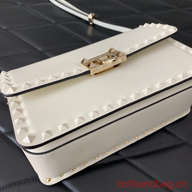 VALENTINO GARAVANI ROCKSTUD23 calfskin bag AZS098 white