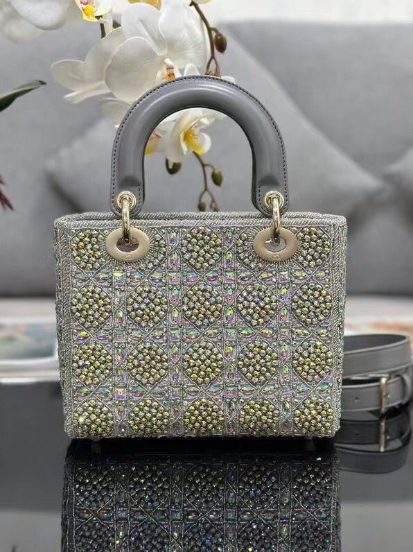 Dior LADY MEDIUM D-LITE BAG M0568O Diamond Embroidery Green