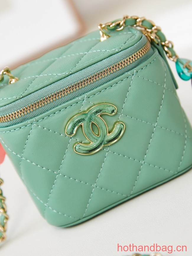 Chanel CLUTCH WITH CHAIN AP3230 green