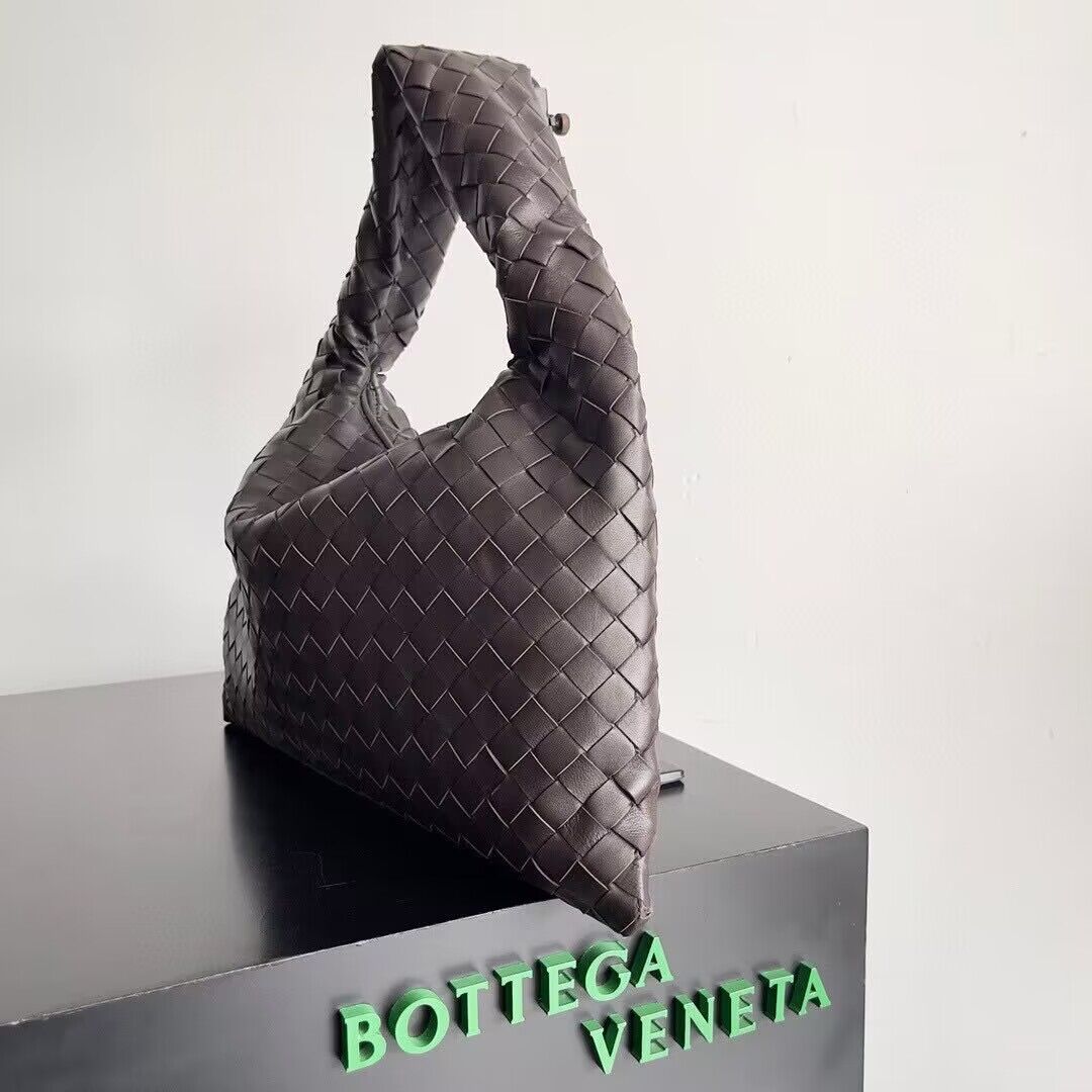 Bottega Veneta Medium Hop Bag 763966 Fondant