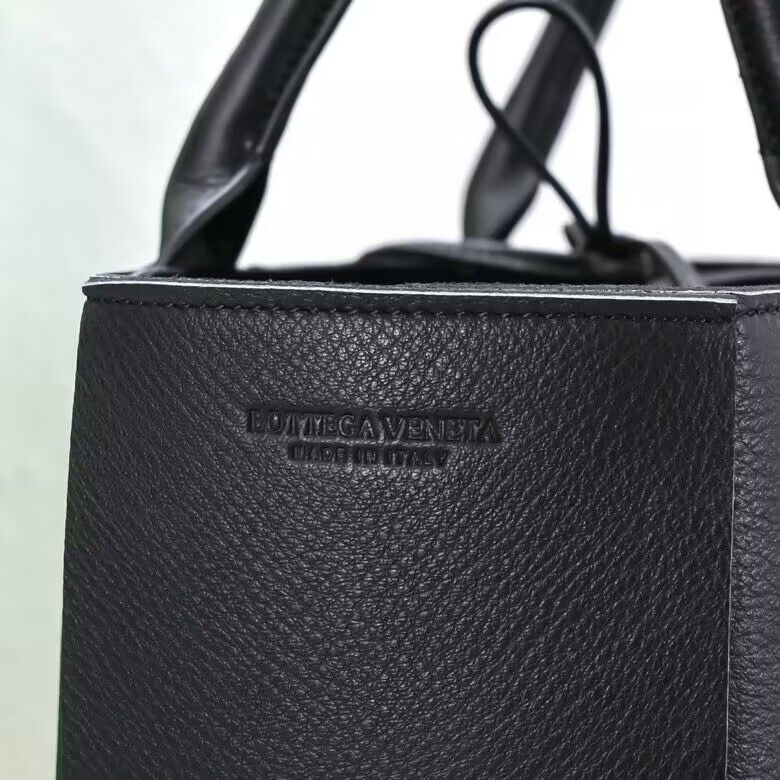 Bottega Veneta Medium Arco Intreccio grained Leather Tote Bag 9892 Black