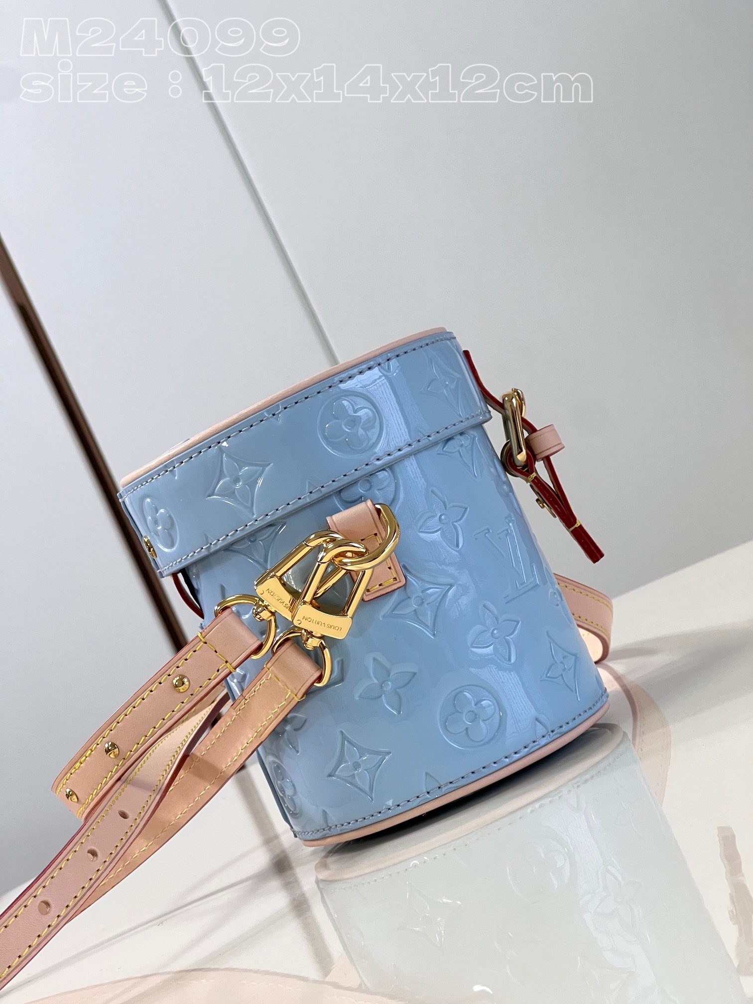 Louis Vuitton Astor M24102 Sky