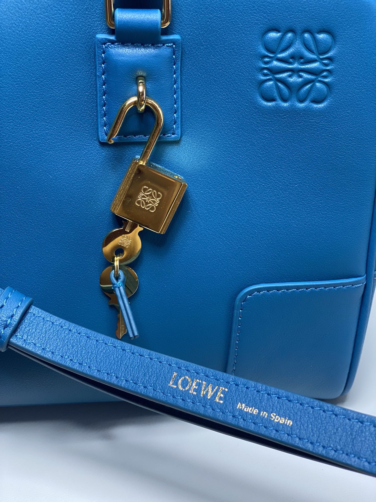 Loewe Original Leather tote 652388 blue