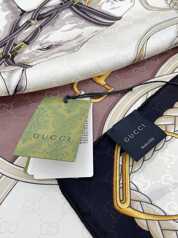 Gucci Scarf GUC00332