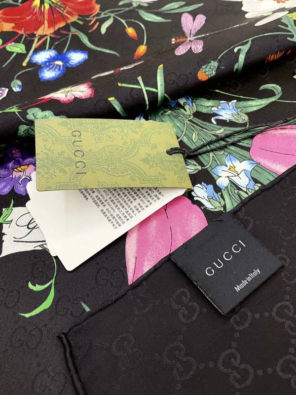 Gucci Scarf GUC00343