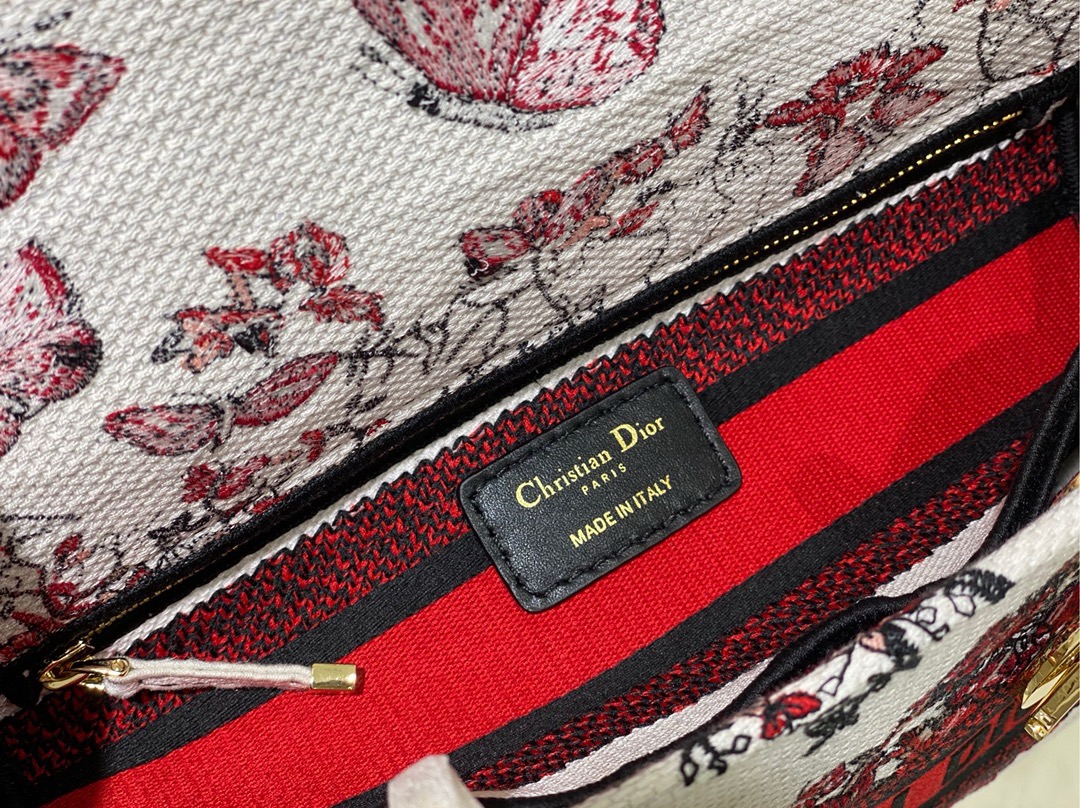 Dior Medium Lady D-Lite Bag White and Red Le Coeur des Papillons Embroidery M0565OEBJ