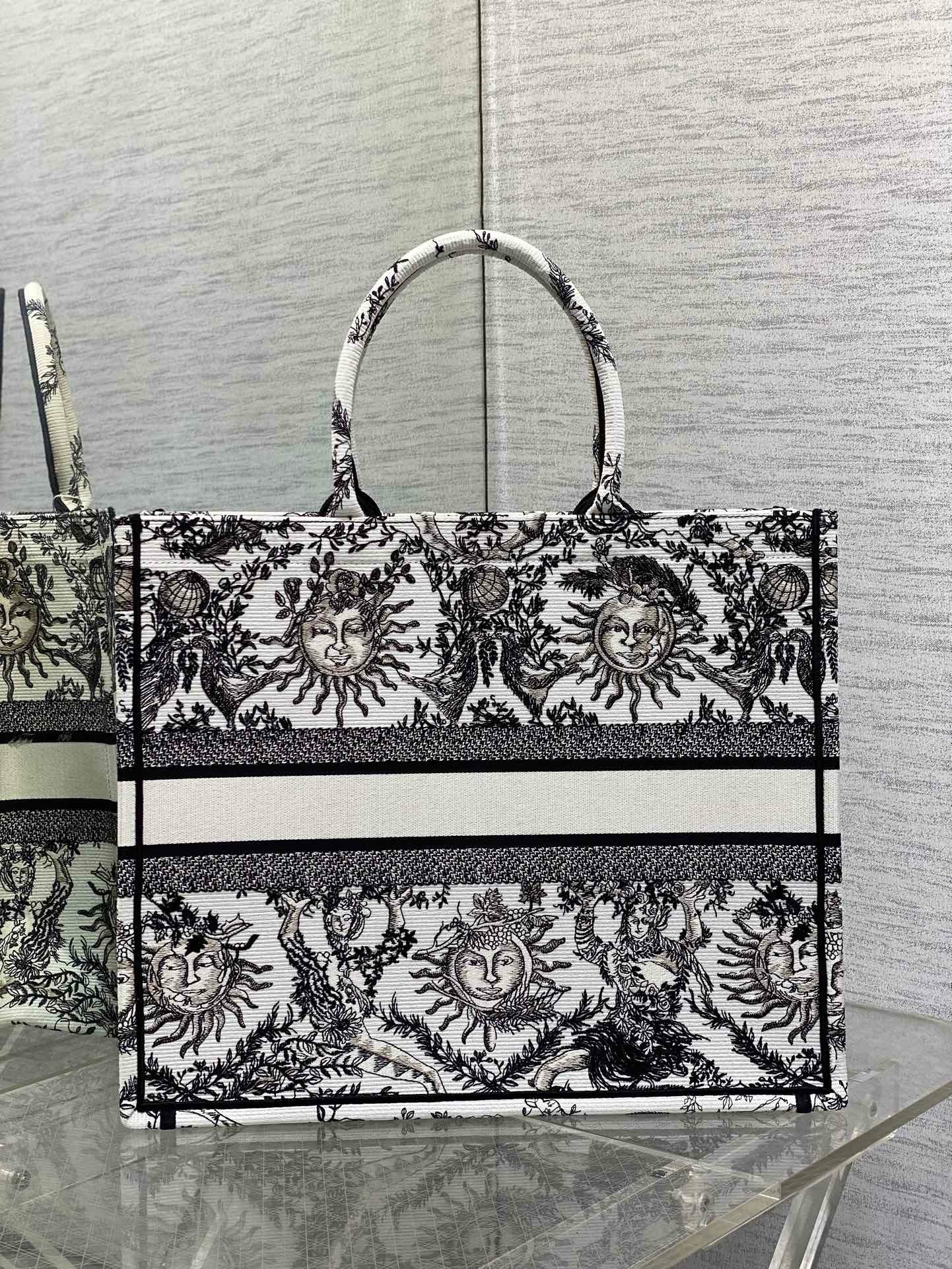 Large Dior Book Tote White and Black Toile de Jouy Soleil Embroidery M1286ZECQ