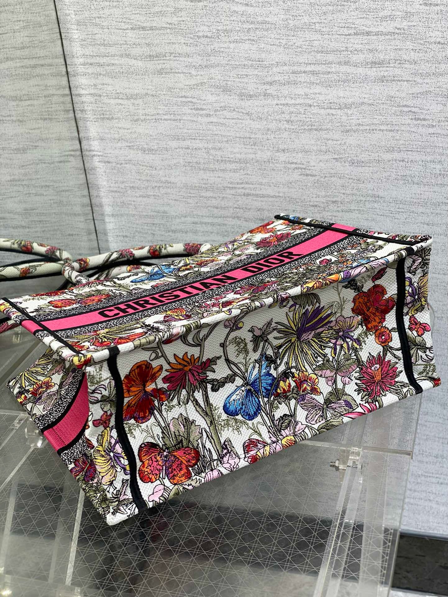 Medium Dior Book Tote White Multicolor Mexico Millefiori Embroidery M1296ZEID