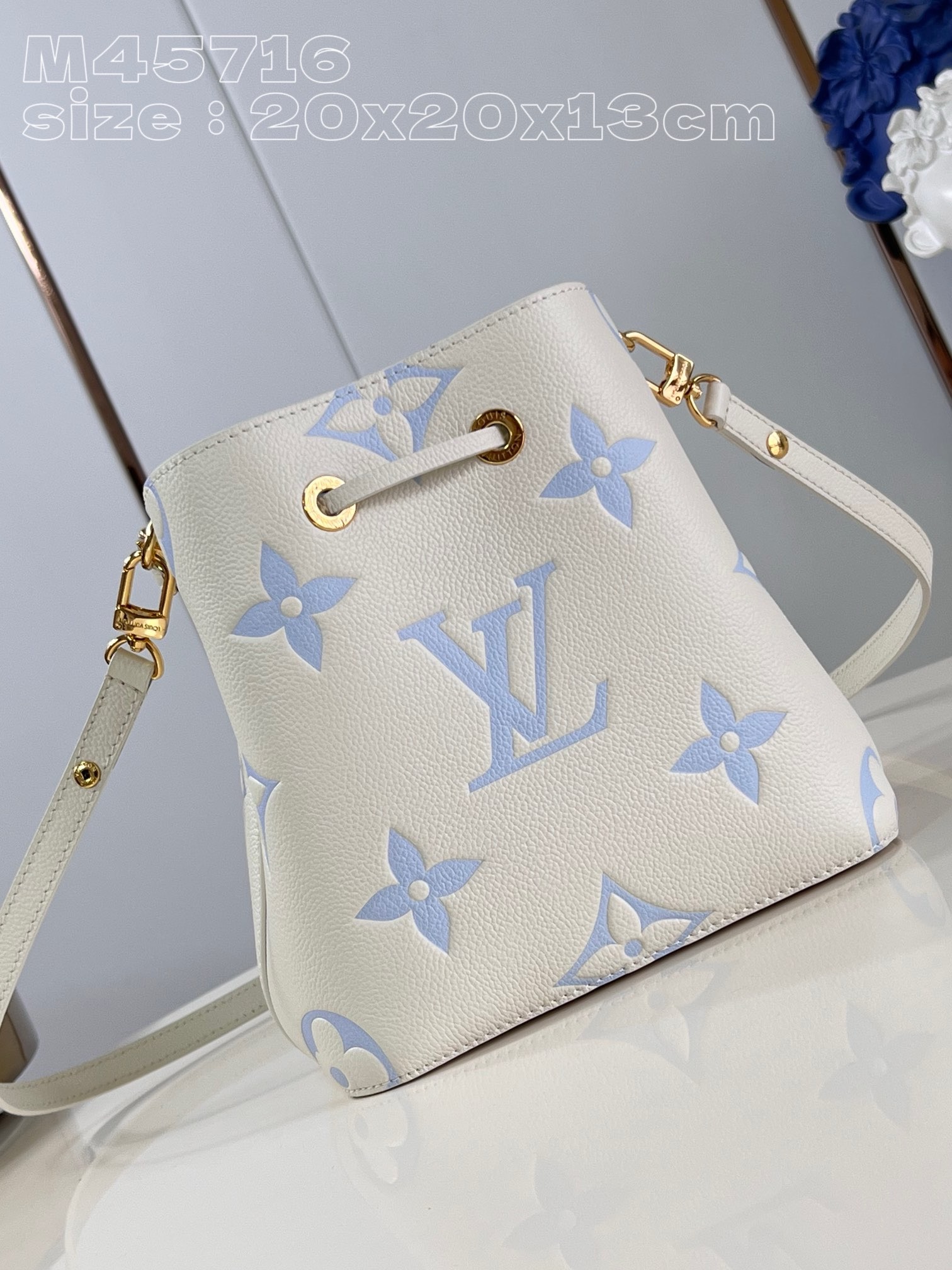 Louis Vuitton Noe Neonoe BB M22599 Latte&Candy Blue