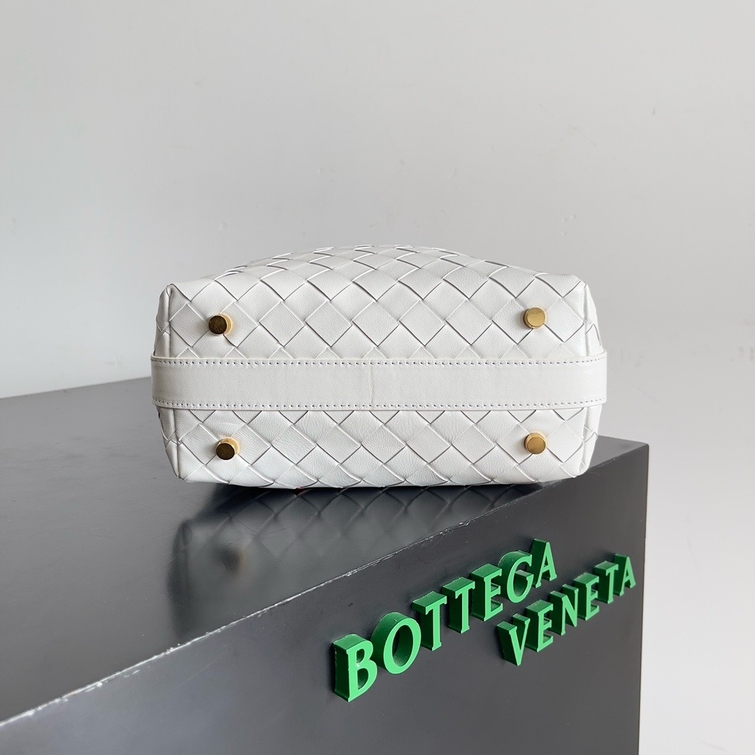 Bottega Veneta Mini Wallace 754443 white&Love