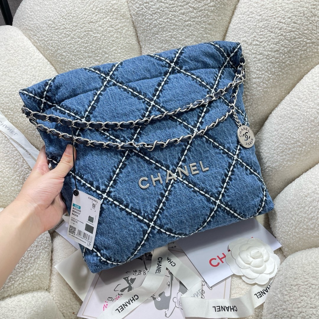 CHANEL 22 MINI HANDBAG AS3980 Denim