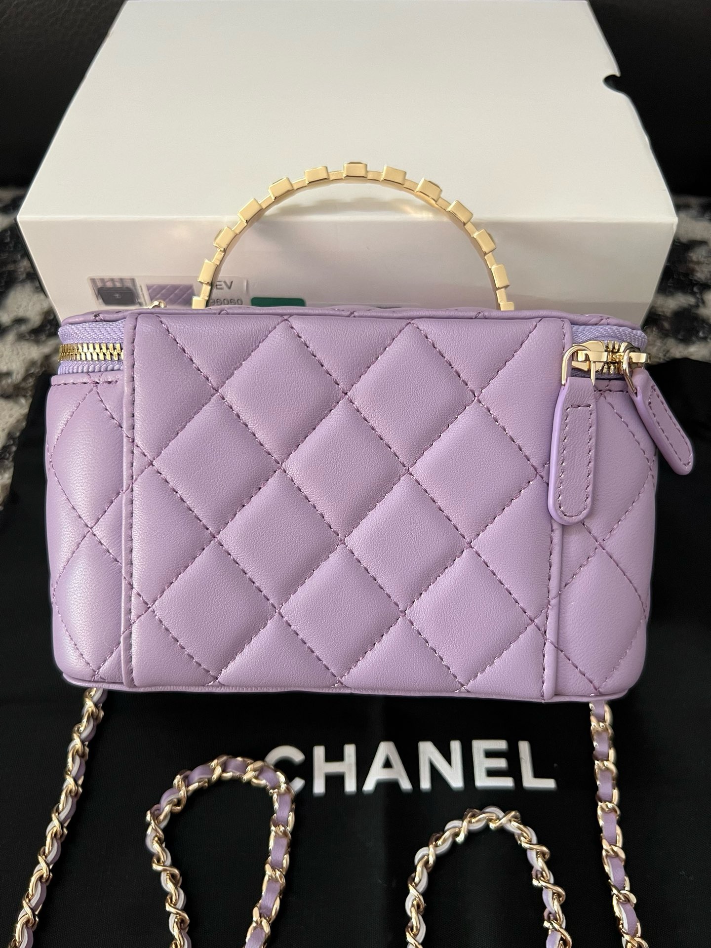 CHANEL CLUTCH WITH CHAIN AB3747 Light purple