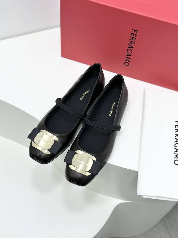 Ferragamo Shoes FMS00082