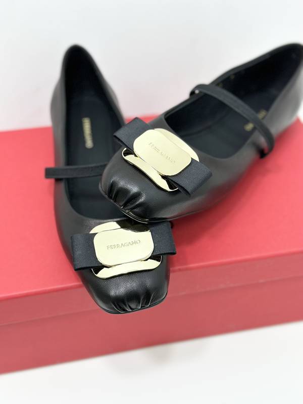 Ferragamo Shoes FMS00082