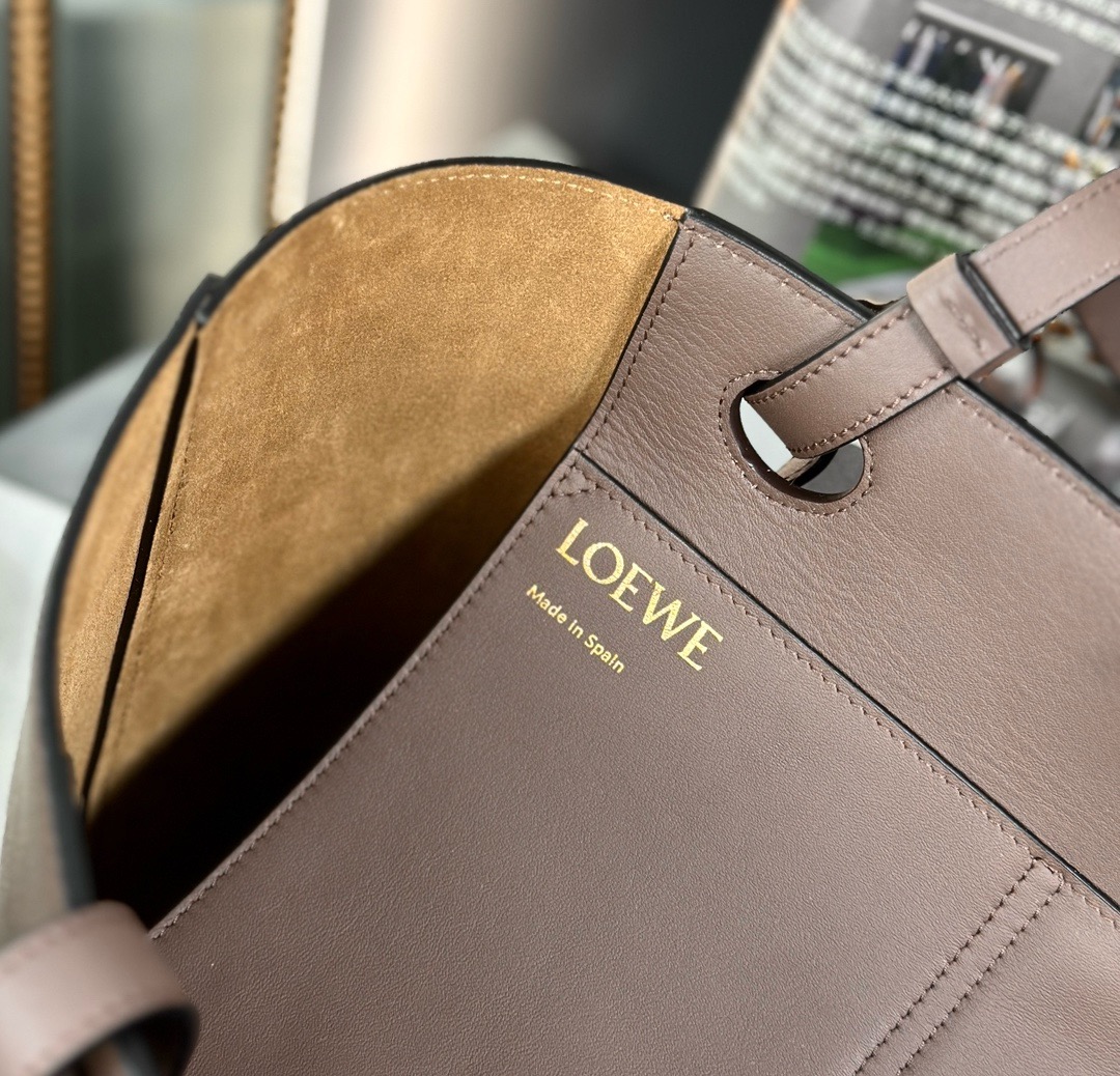 Loewe Leather tote 652388 gray
