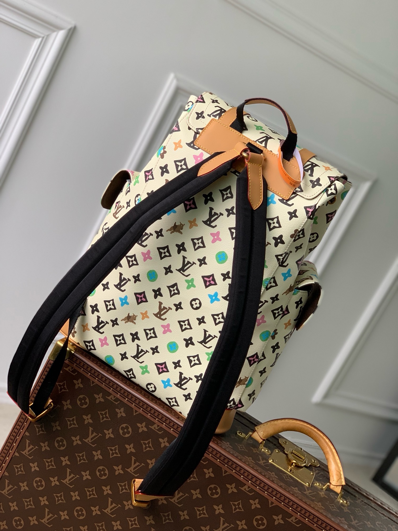 Louis Vuitton Christopher MM M25240 Vanilla