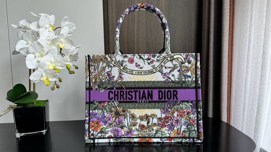 Medium Dior Book Tote Ecru Multicolor Dior 4 Saisons Ete Soleil Embroidery M1296ZEB