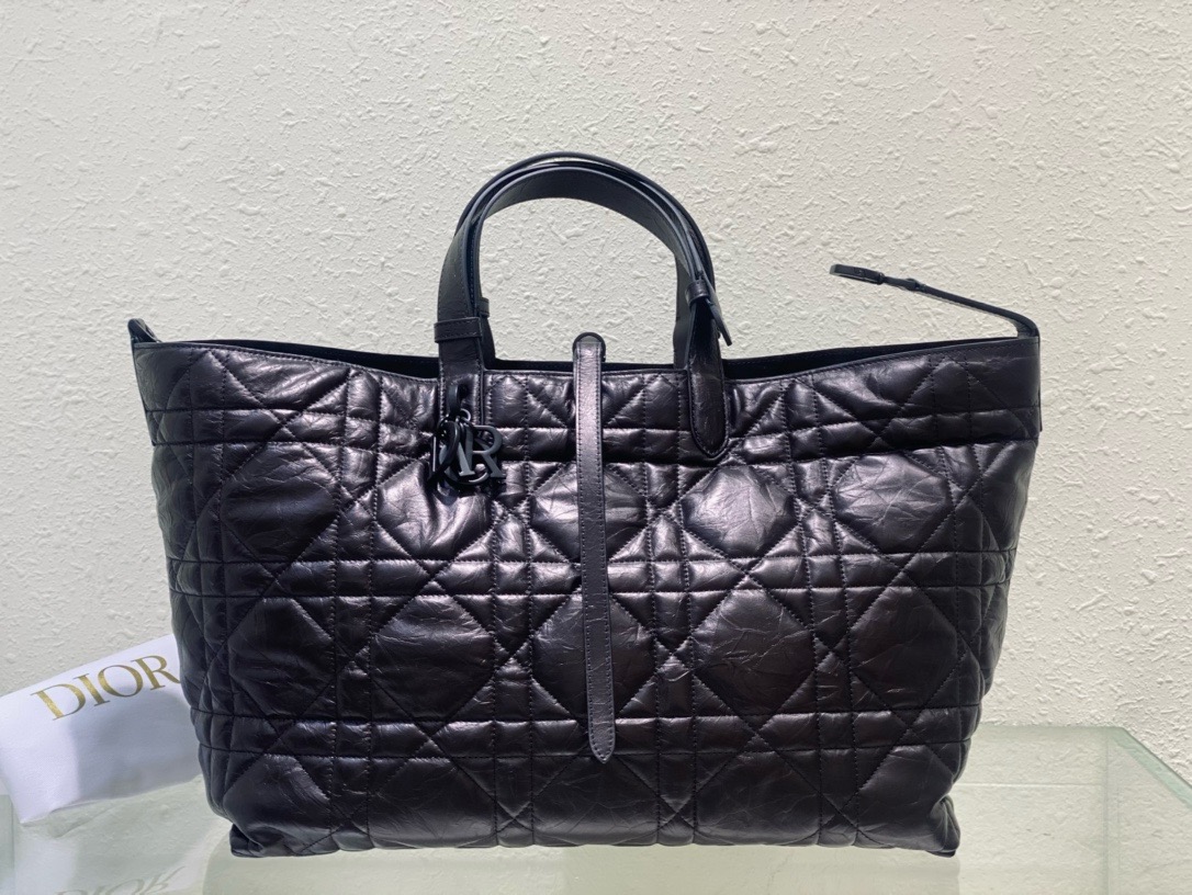 Large Dior Toujours Bag Black Macrocannage Crinkled Calfskin M2820SN