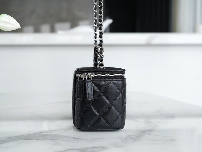 CHANEL 23K CLUTCH WITH CHAIN AP3768 black