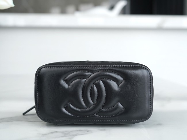 CHANEL 23K CLUTCH WITH CHAIN AP3768 black