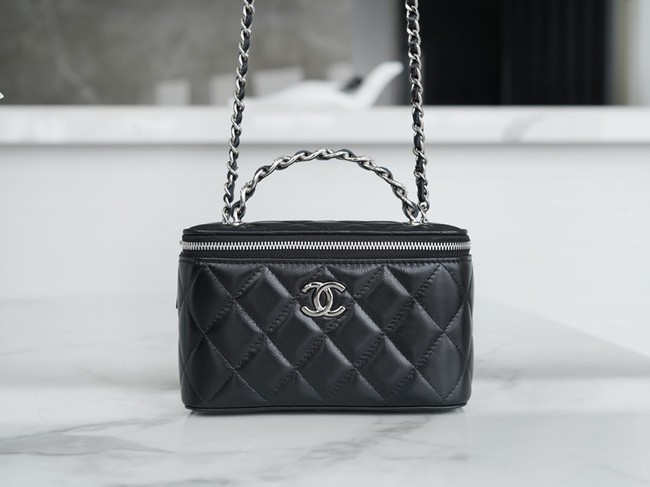 CHANEL 23K CLUTCH WITH CHAIN AP3768 black