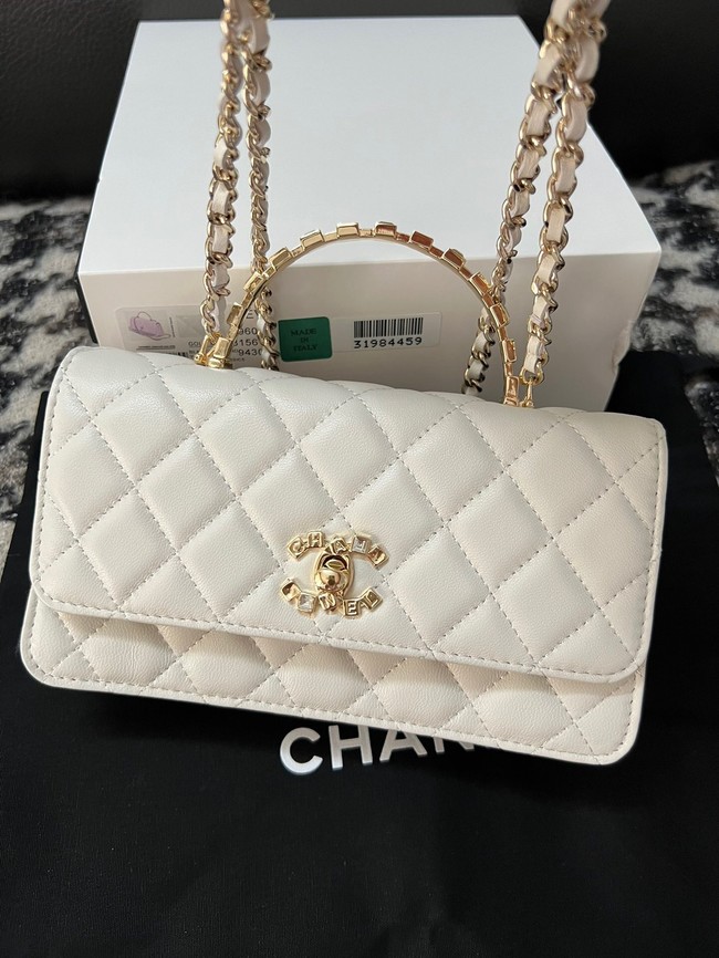 CHANEL CLUTCH WITH CHAIN AP3803 white