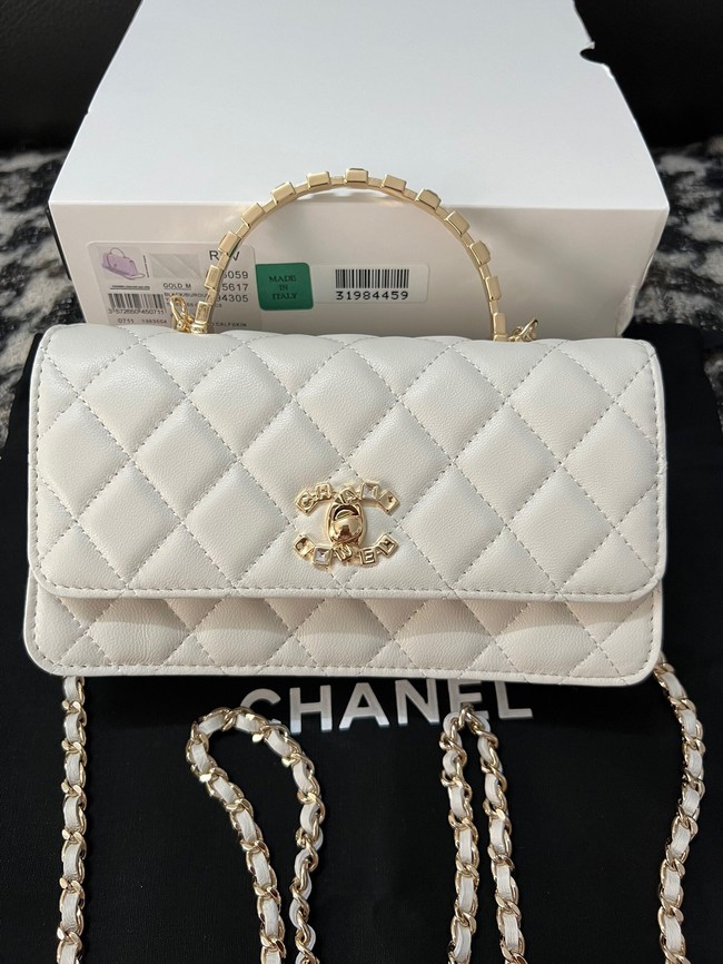 CHANEL CLUTCH WITH CHAIN AP3803 white