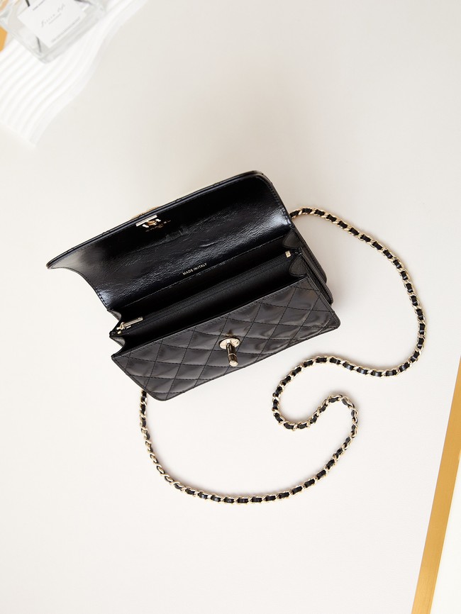 CHANEL CLUTCH WITH CHAIN Shiny Crumpled Lambskin AP3803 black