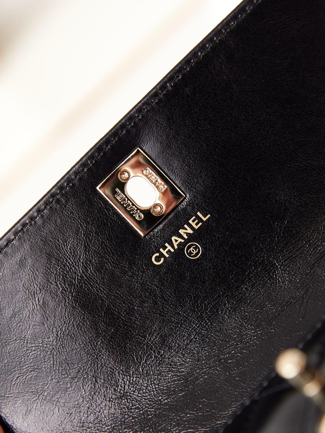 CHANEL CLUTCH WITH CHAIN Shiny Crumpled Lambskin AP3803 black