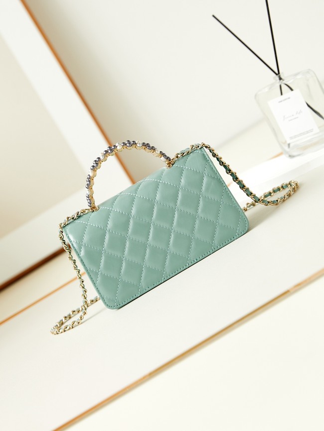 CHANEL CLUTCH WITH CHAIN Shiny Crumpled Lambskin AP3803 green