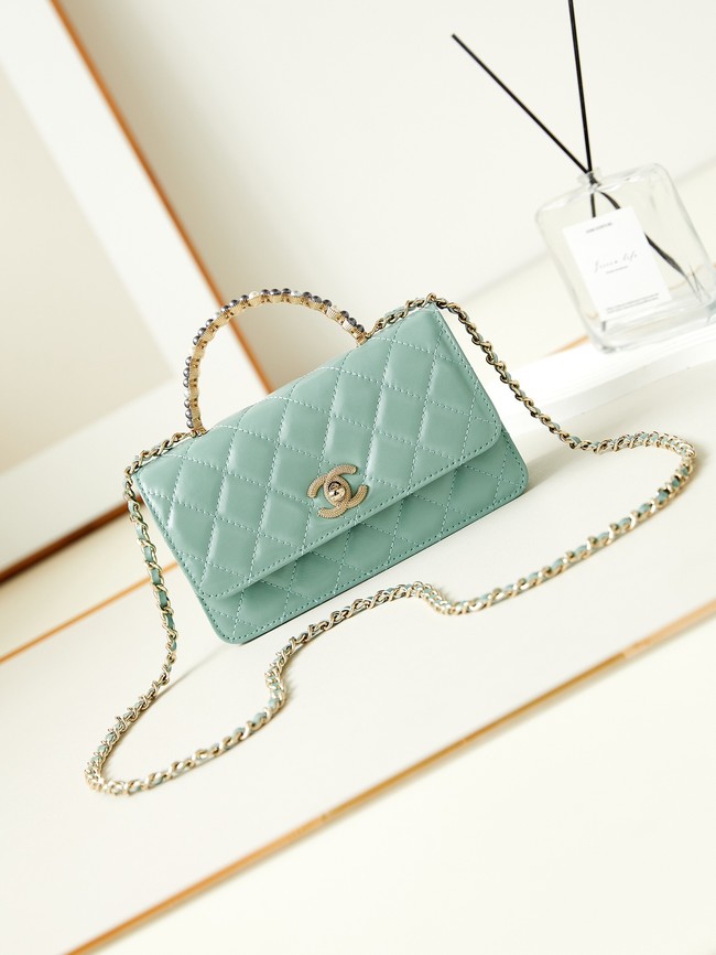 CHANEL CLUTCH WITH CHAIN Shiny Crumpled Lambskin AP3803 green