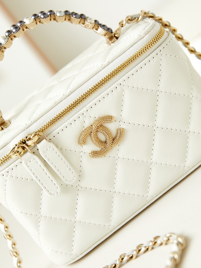 CHANEL MINI CLUTCH WITH CHAIN AP3804 WHITE